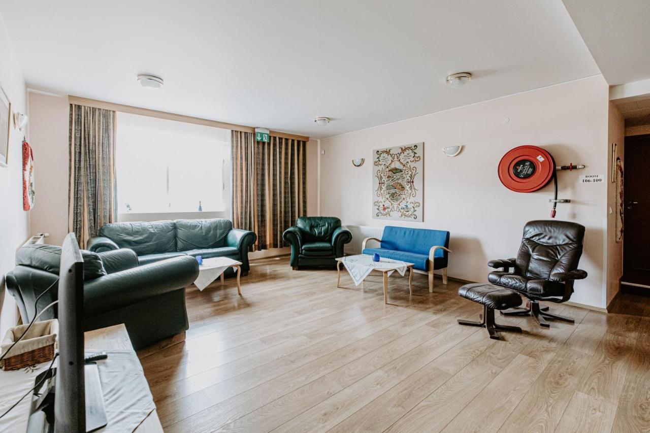 Narfastadir Guesthouse Laugar  Buitenkant foto
