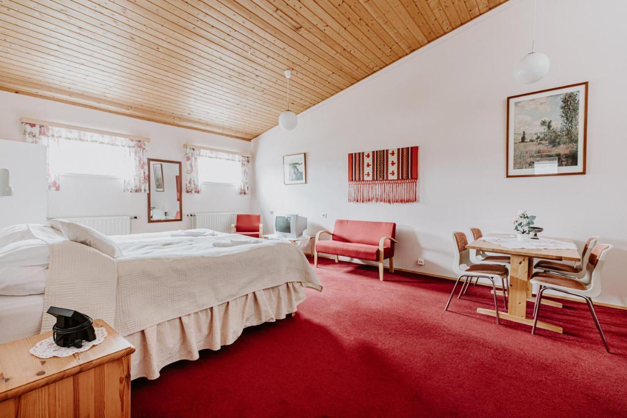Narfastadir Guesthouse Laugar  Buitenkant foto