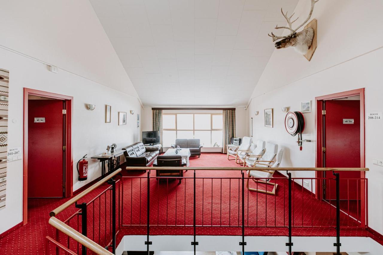 Narfastadir Guesthouse Laugar  Buitenkant foto