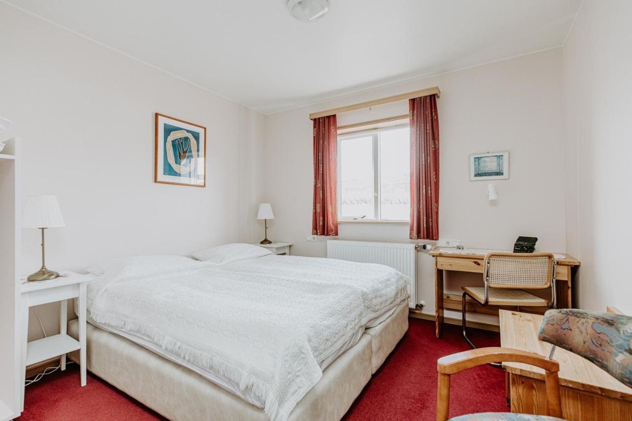 Narfastadir Guesthouse Laugar  Buitenkant foto